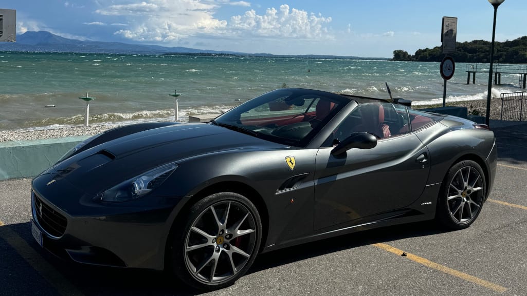 Noleggiare una Ferrari per un Giorno: California