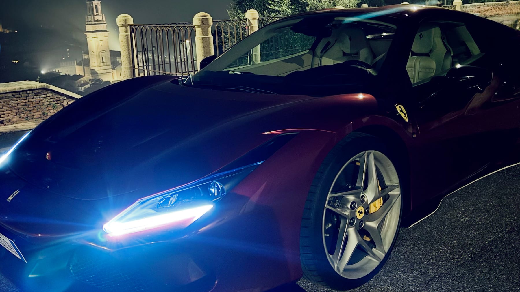 Noleggiare una Ferrari per un Giorno: F8 Spider