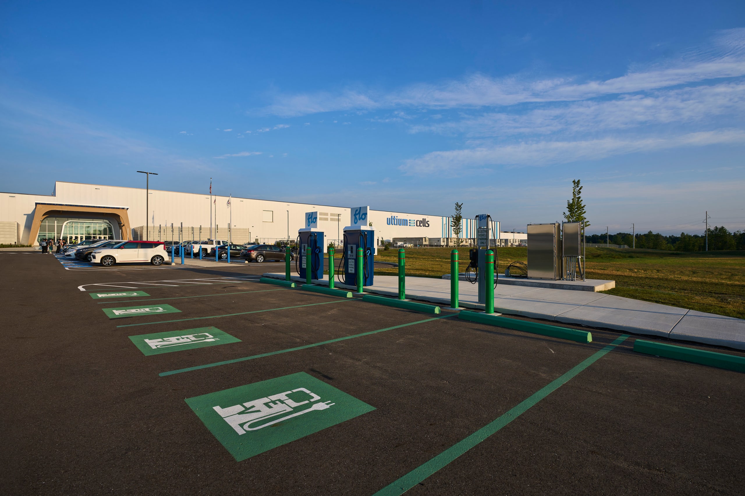 GM’s Kurt Kelty says Ultium battery “production issues are behind us”