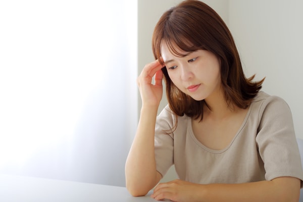 悩む准看護師
