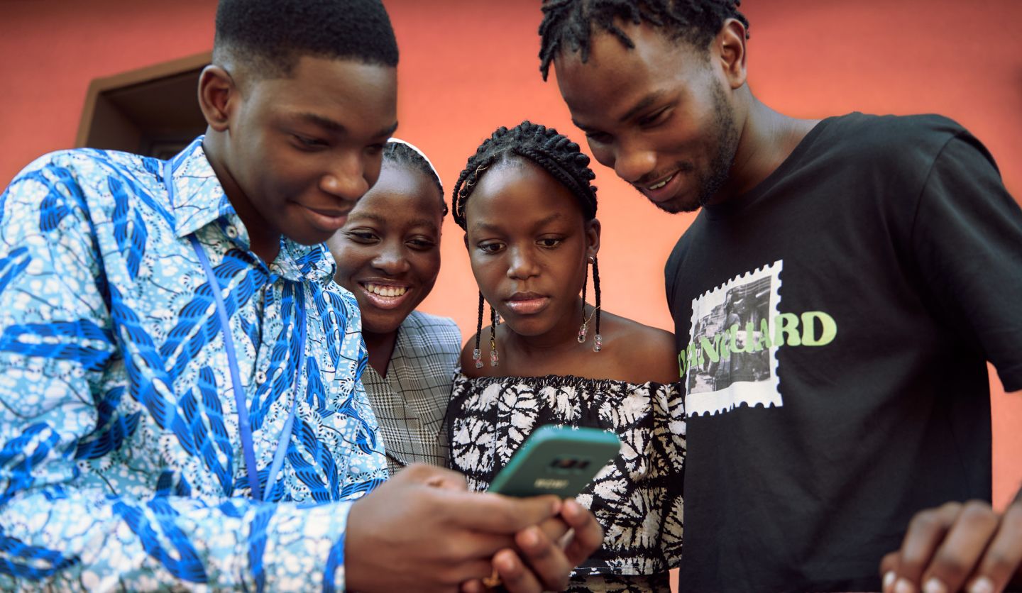 Benin étudiants smartphone