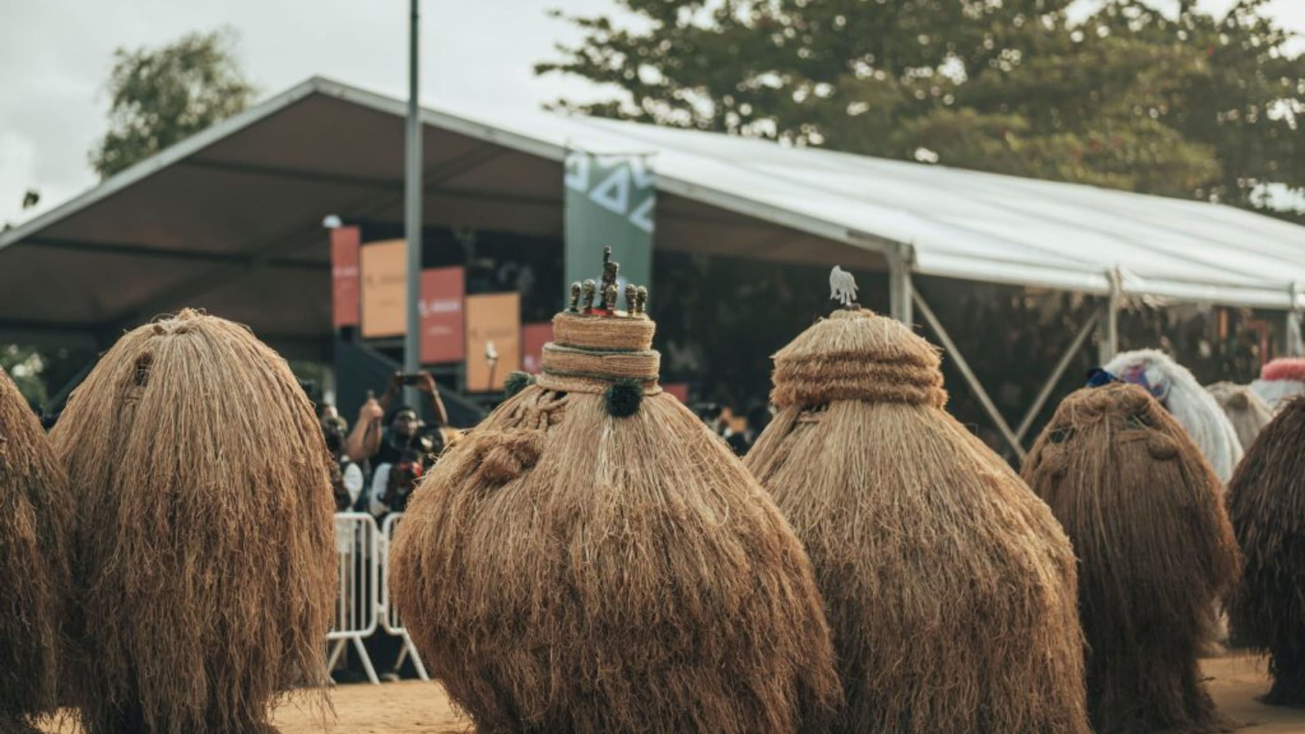 Défilé spectaculaire des masques sacrés au Festival des Masques de Porto-Novo