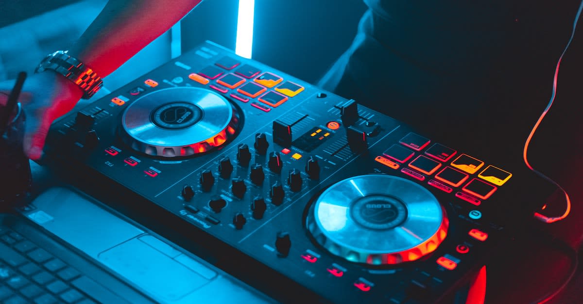 DJ Turntables