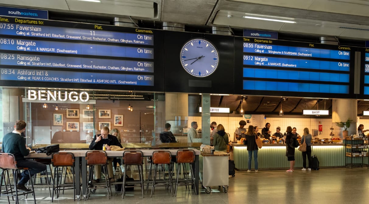 Outside Benugo at St Pancras International