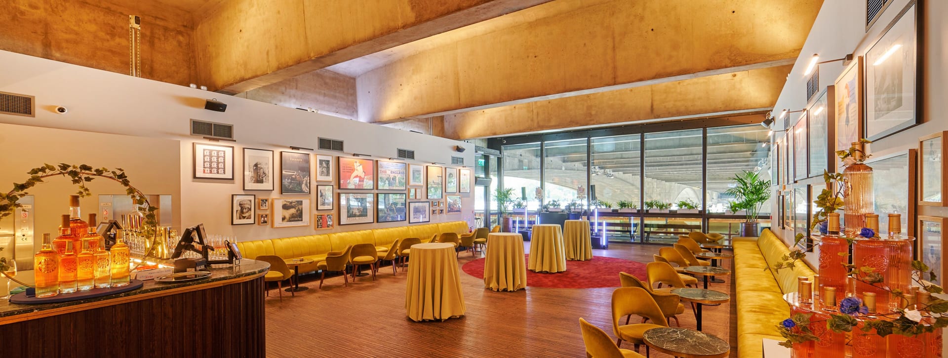 Room dress for a standing reception event | Balcony Bar BFI