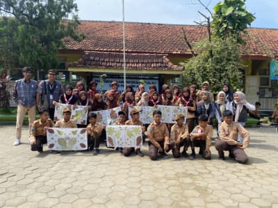 Mahasiswa KKN Universitas Trunojoyo Madura Adakan Pelatihan Batik Ecoprint di UPTD SDN Tanah Merah Dajah 1