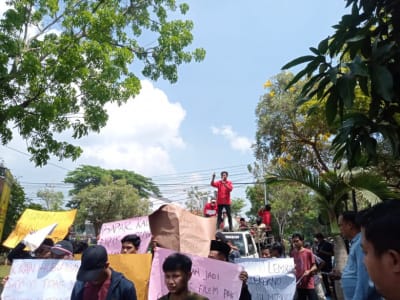 Mahasiswa Kokop Lakukan Demonstrasi di Polres Bangkalan dengan Tajuk ‘Usir Sambo Bangkalan’