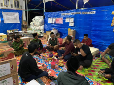 PKC PMII Jatim Salurkan Bantuan untuk Korban Erupsi Semeru