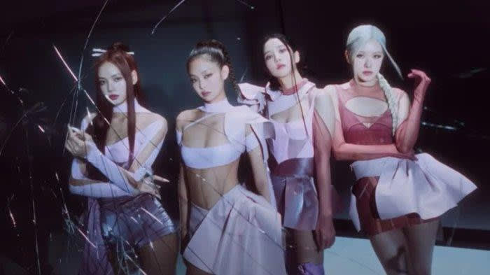 Comeback Setelah 2 Tahun Vacum, BLACKPINK Tampil Mempesona di MV "PINK VENOM"