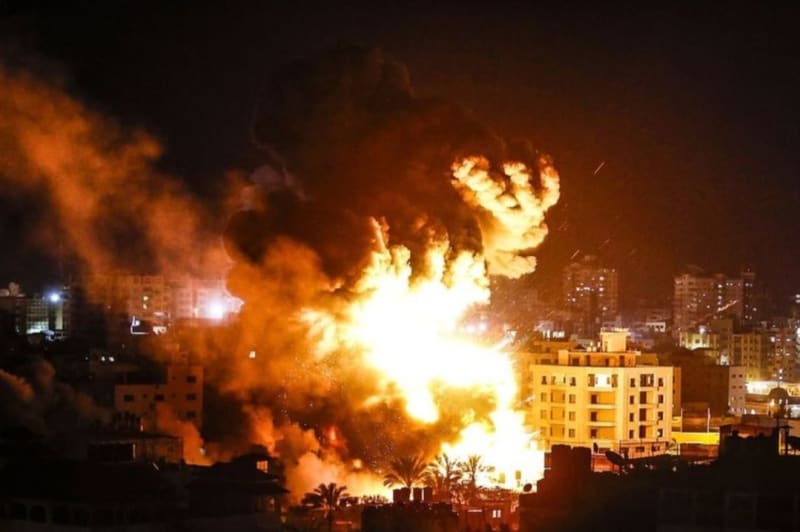 Balas Serangan Roket, Israel Kembali Serang Markas Hamas di Jalur Gaza