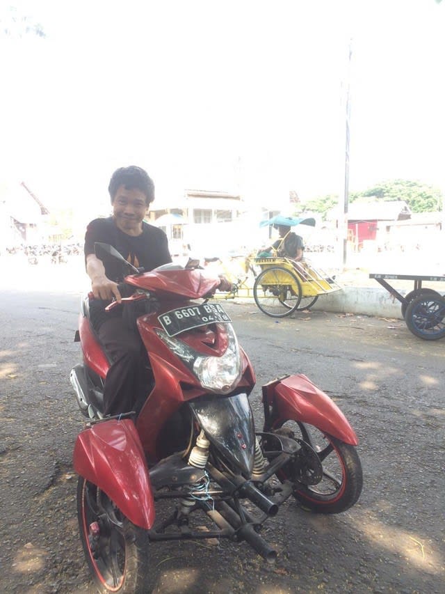 Mari Bantu Kusbandono Bisa Berjalan