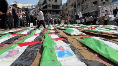 Pemakaman Massal di Gaza untuk 112 Korban Serangan Israel Akhir 2023 Mass funeral in Gaza for 112 Palestinians killed in 2023 Israeli strike