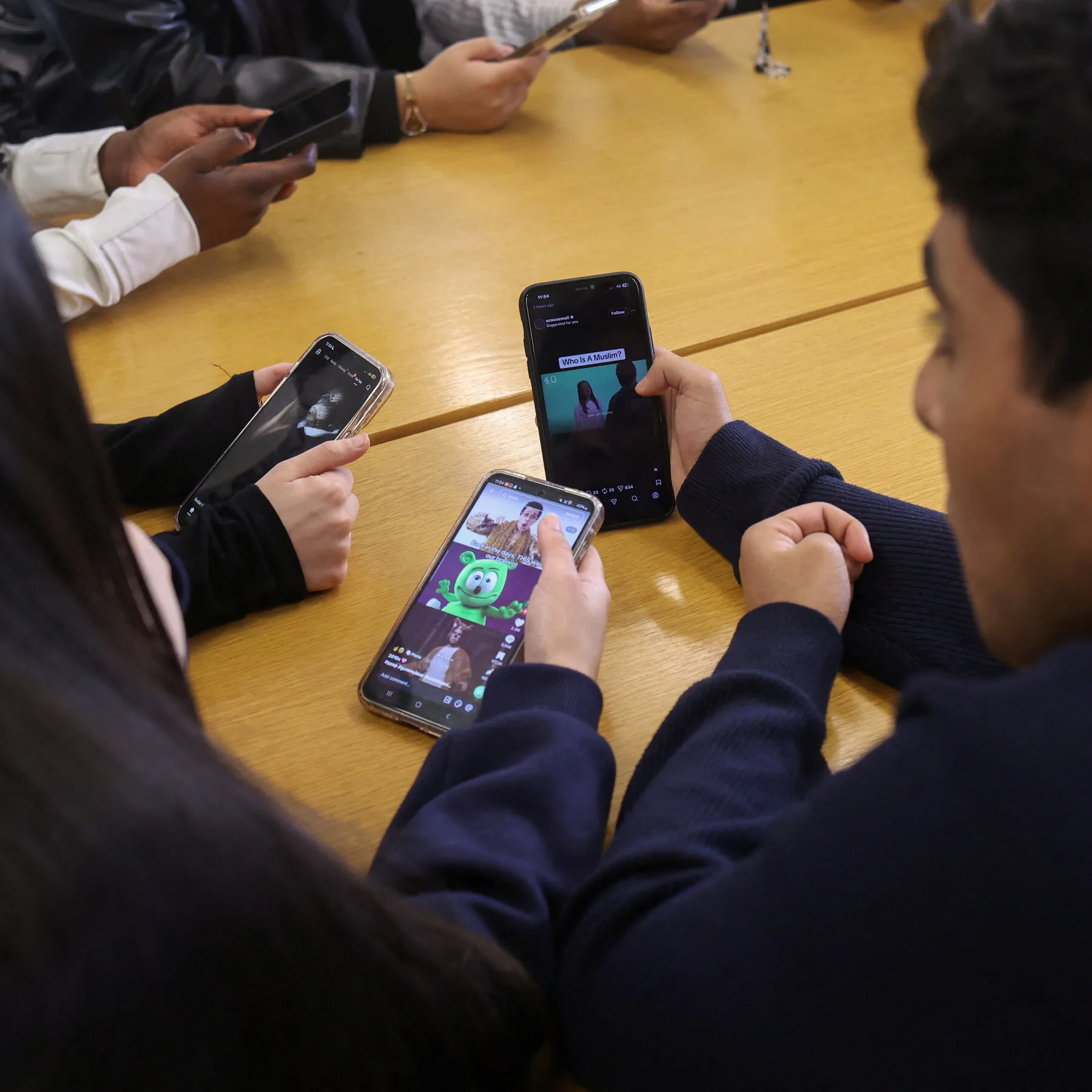 UK Announces Social Media Ban for Children Under 16