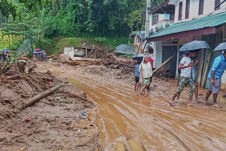 Sri Lanka shuts schools as floods and mudslides kill 7
