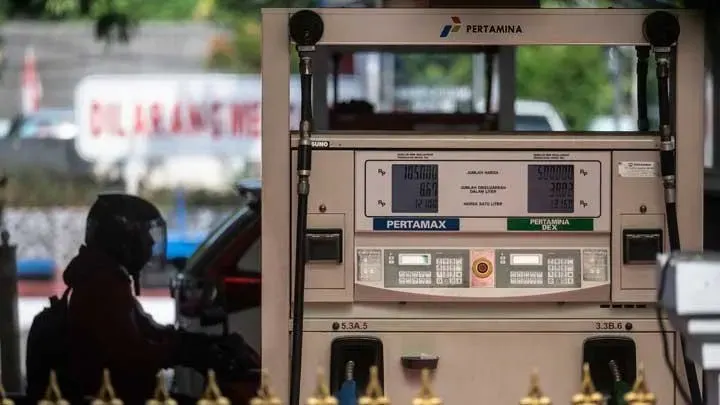 Mengapa Pertamina Menurunkan Harga BBM Nonsubsidi