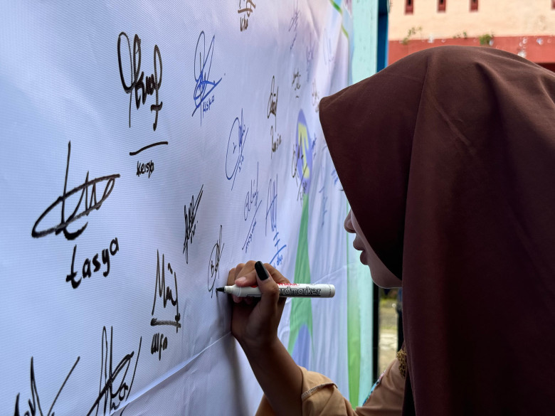 Mahasiswa KKN Universitas Trunojoyo Madura Kelompok 26 Gelar Sosialisasi Anti-Bullying dan Kekerasan Pada Anak di SMPN 1 Tanah Merah