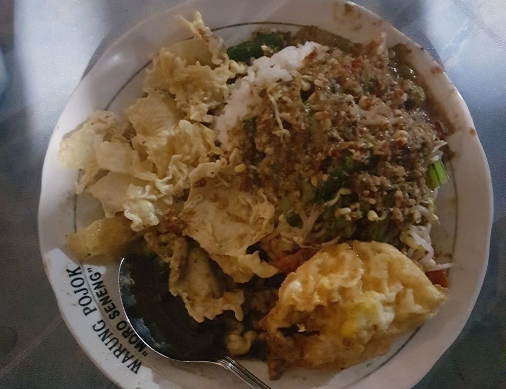 2. Nasi Pecel Pucang Moro Seneng
