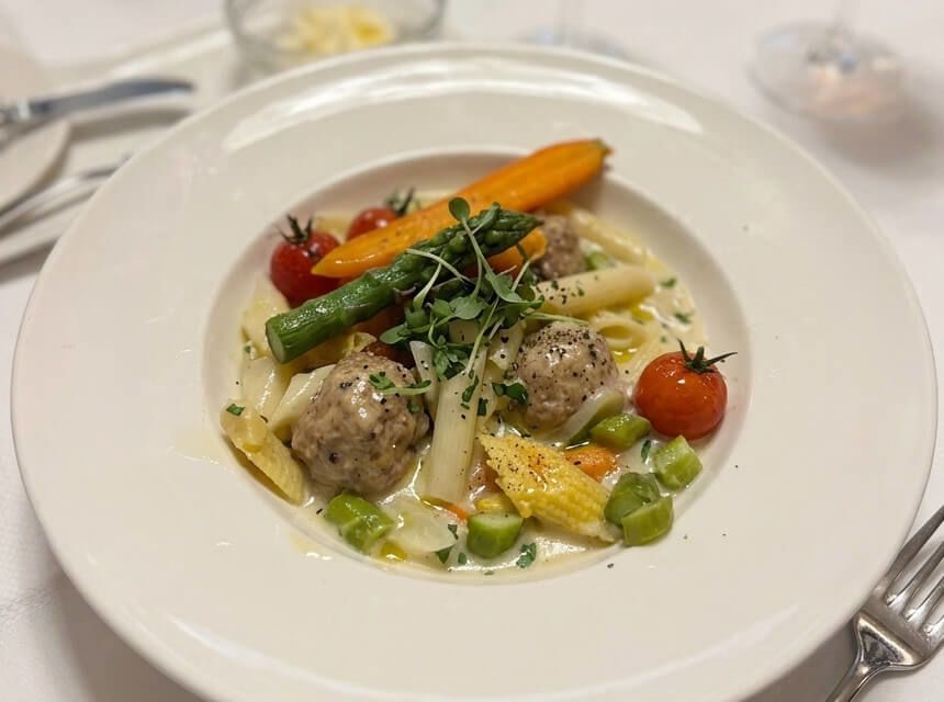 Klopse und Spargel bei Lutter & Wegner