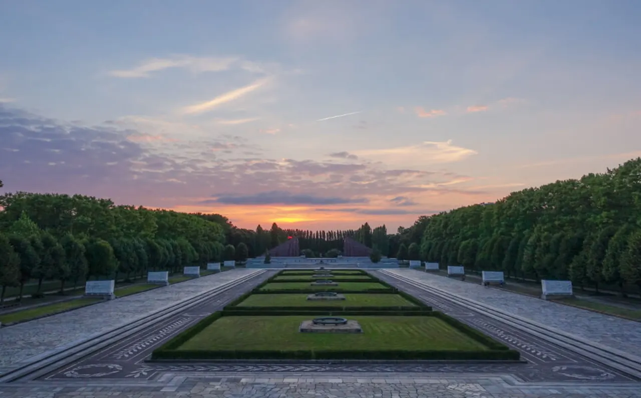 Memoriale per i Soldati Sovietici al Treptower Park a Berlino