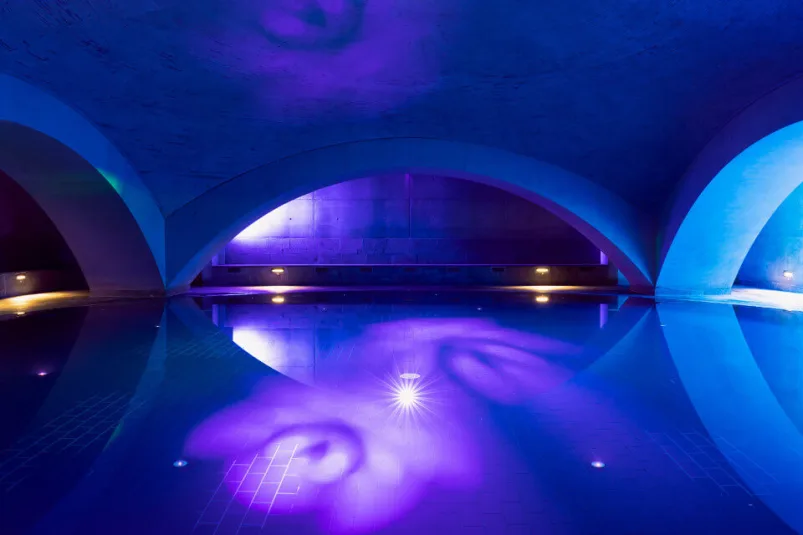 Liquidrom Sch ne Luxus Therme Im Herzen Berlins Berlin Poche