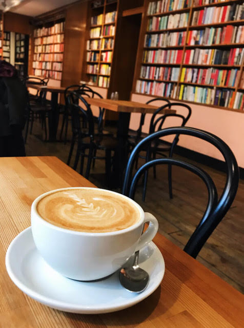 cafe berlin friedrichshain books bagels