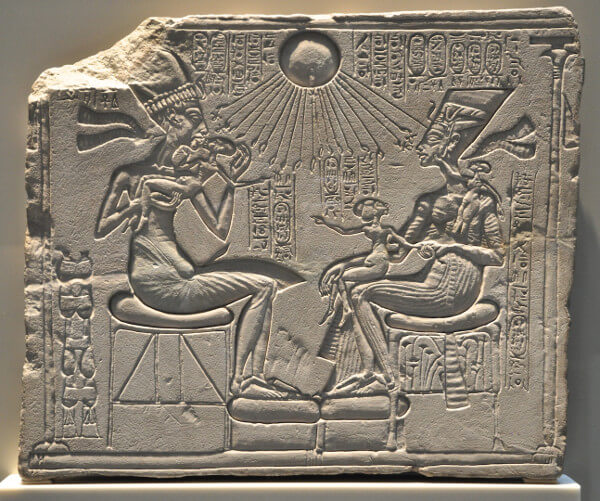 nefertiti Akhenaten relief