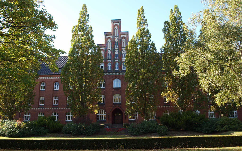 Gesundheitsholding Lüneburg: Blick auf das Verwaltungshaus