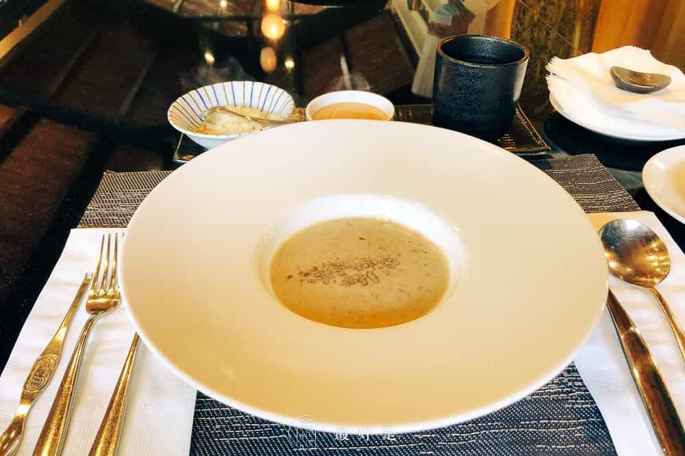 【潼鐵板燒】至善店-陽明山森林鐵板燒享用龍蝦鮑魚牛排、美景與新鮮空氣 潼鐵板燒至善店-每日例湯