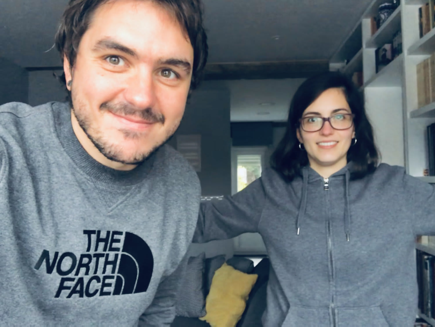 Sara y yo en nuestra casa