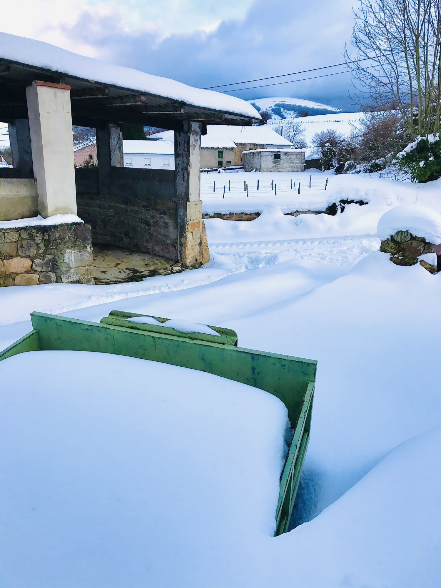 Estampa de nieve en la localidad de Ríoseco, en Cantabria Estampa de nieve en la localidad de Ríoseco, en Cantabria