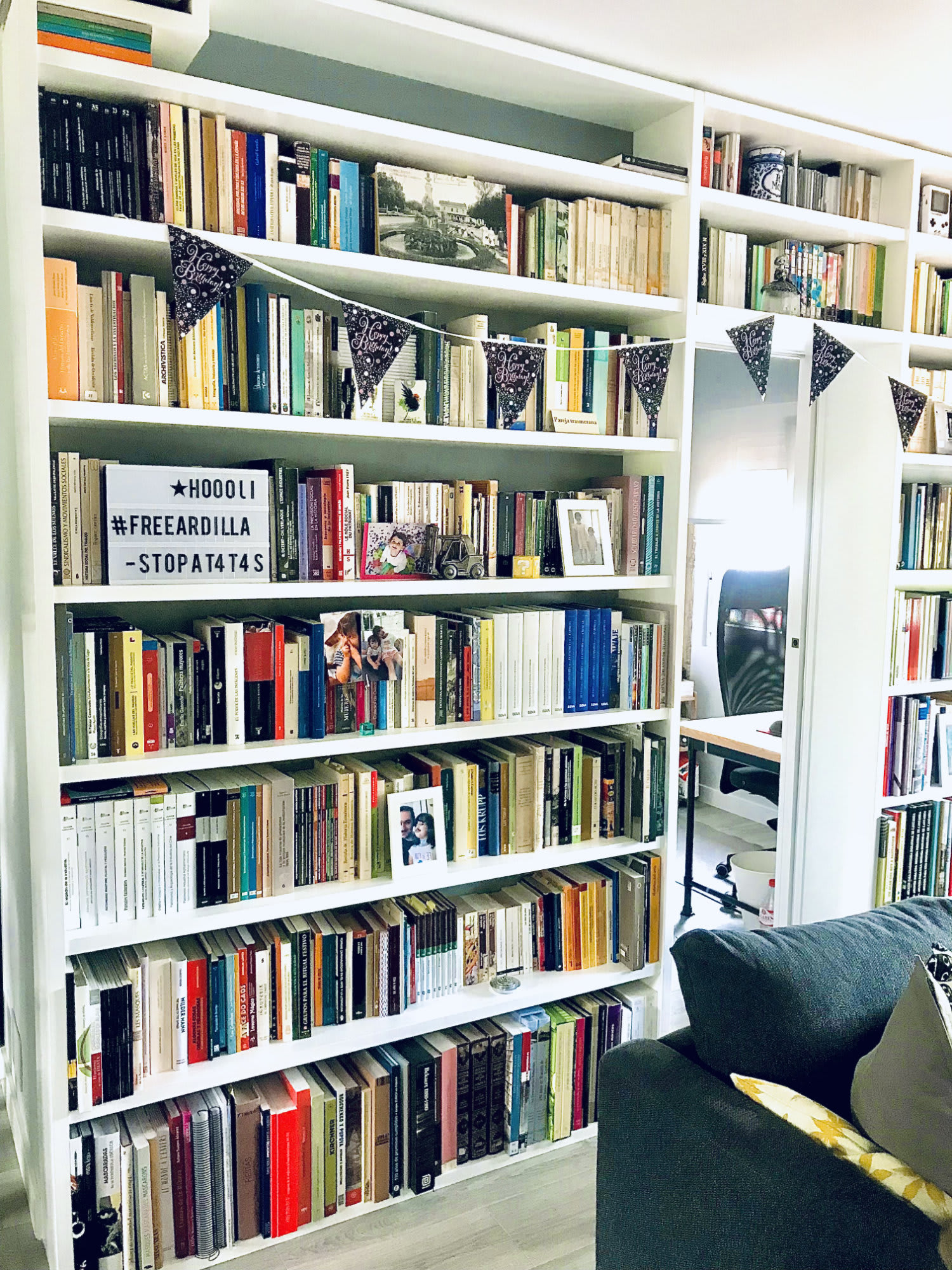 Nuestras librería; llena de libros