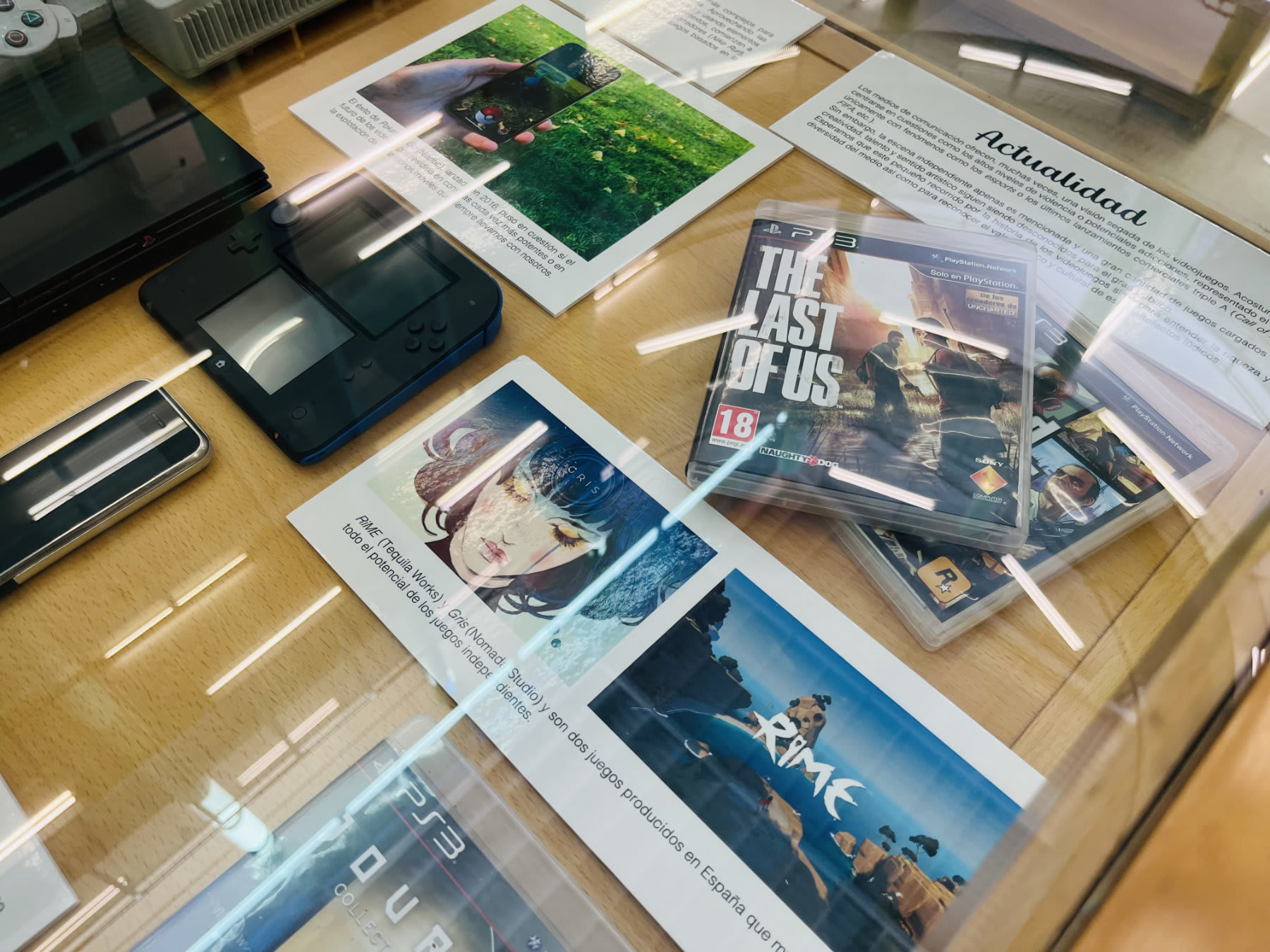 Fotografía de la exposición de videojuegos organizada por Jorge Oceja Fotografía de la exposición de videojuegos organizada por Jorge Oceja
