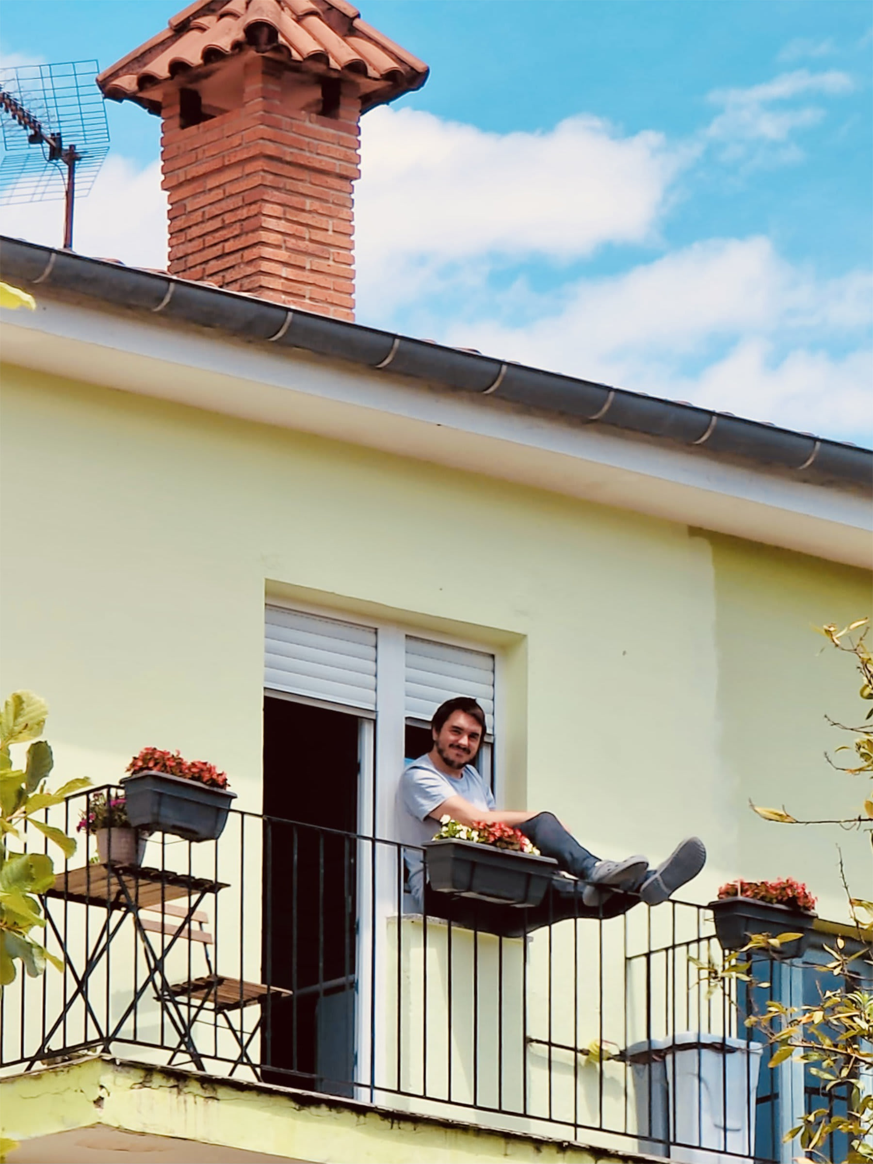 Un robado que me hicieron mientras tomaba el sol en el balcón Un robado que me hicieron mientras tomaba el sol en el balcón