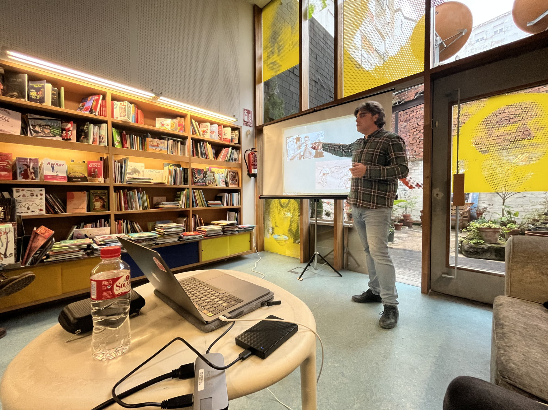 Conferencia de Marcos Pereda