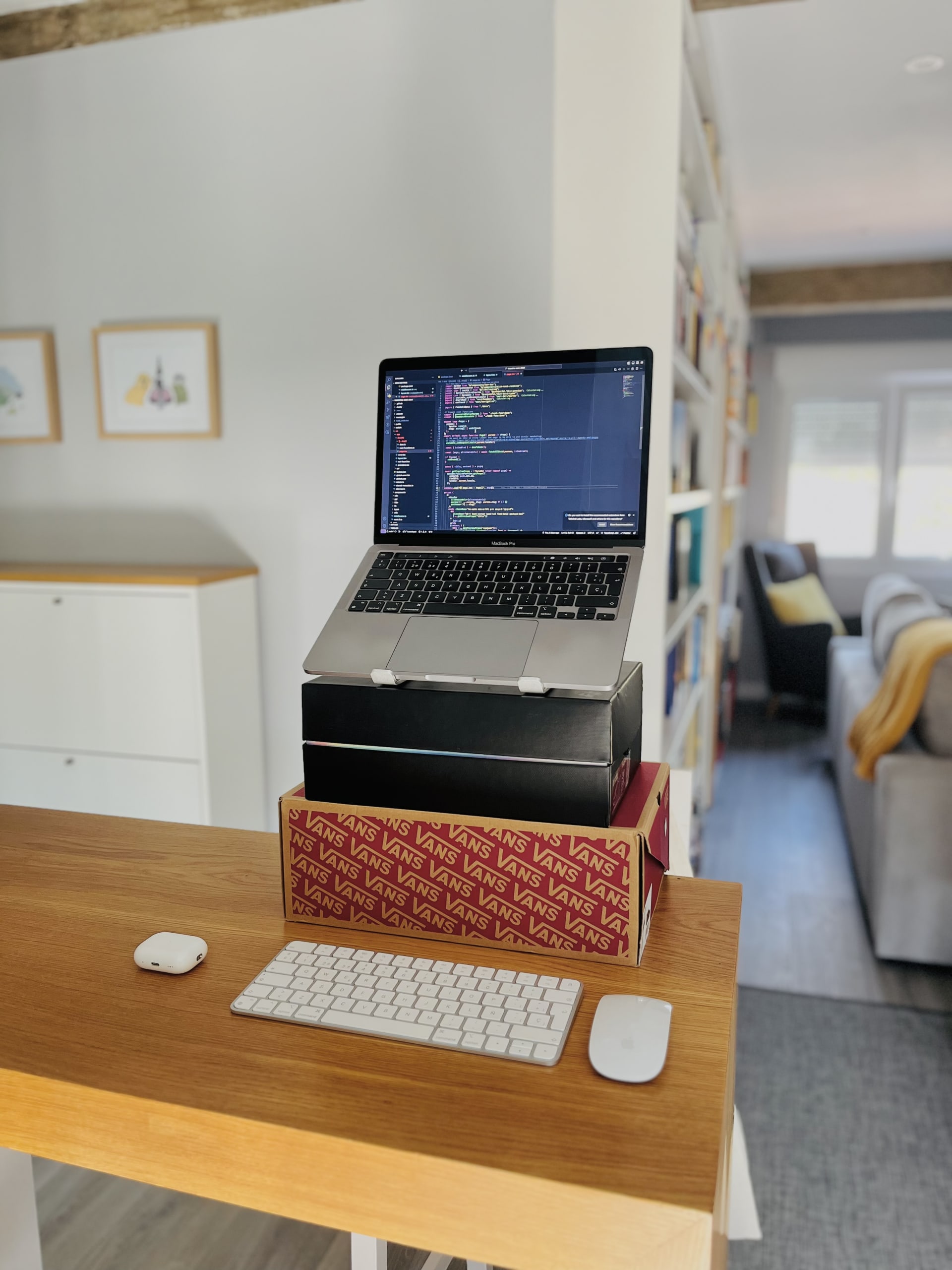 Un standing desk improvisado