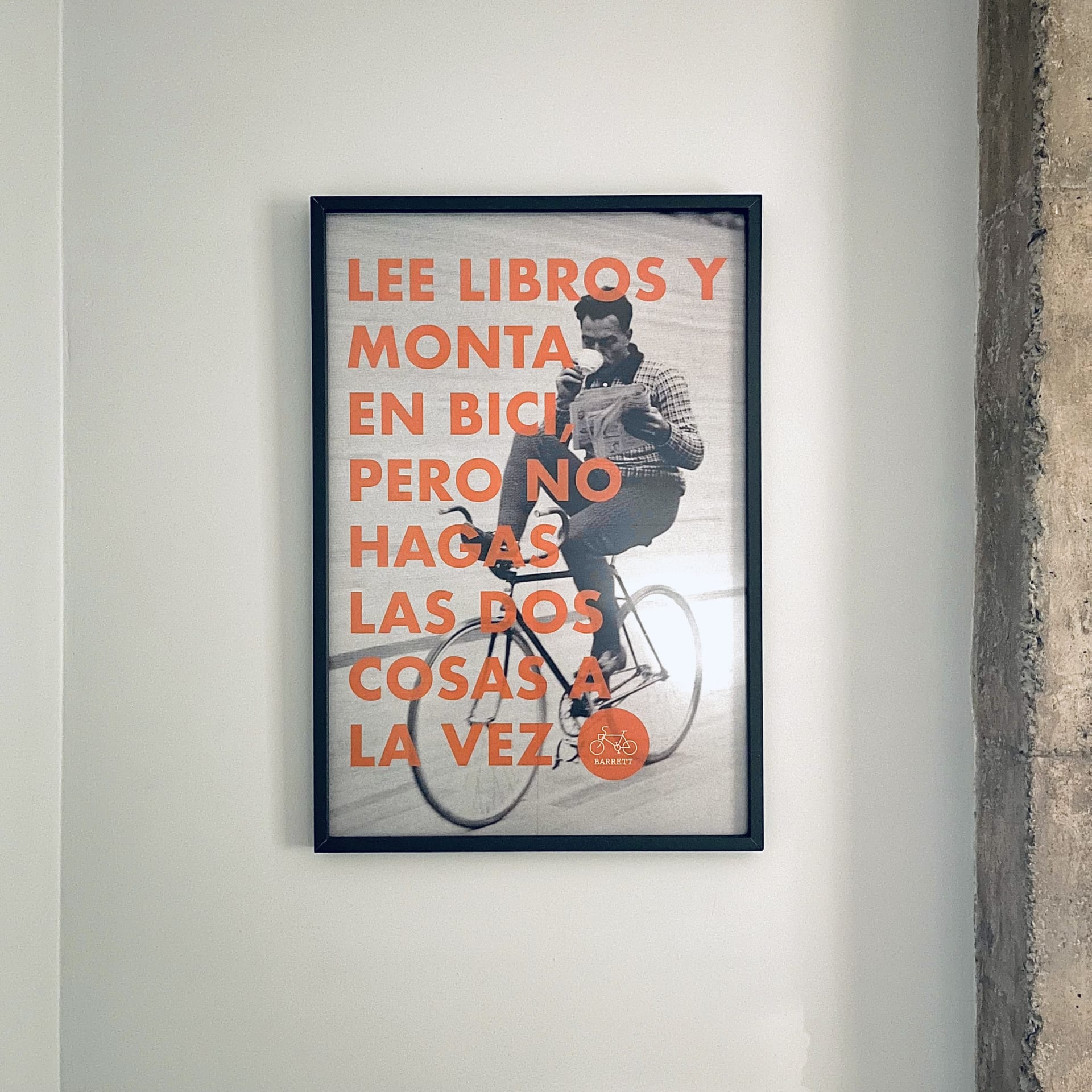 Lee libros y monta en bici, pero no hagas la dos cosas a la vez Lee libros y monta en bici, pero no hagas la dos cosas a la vez