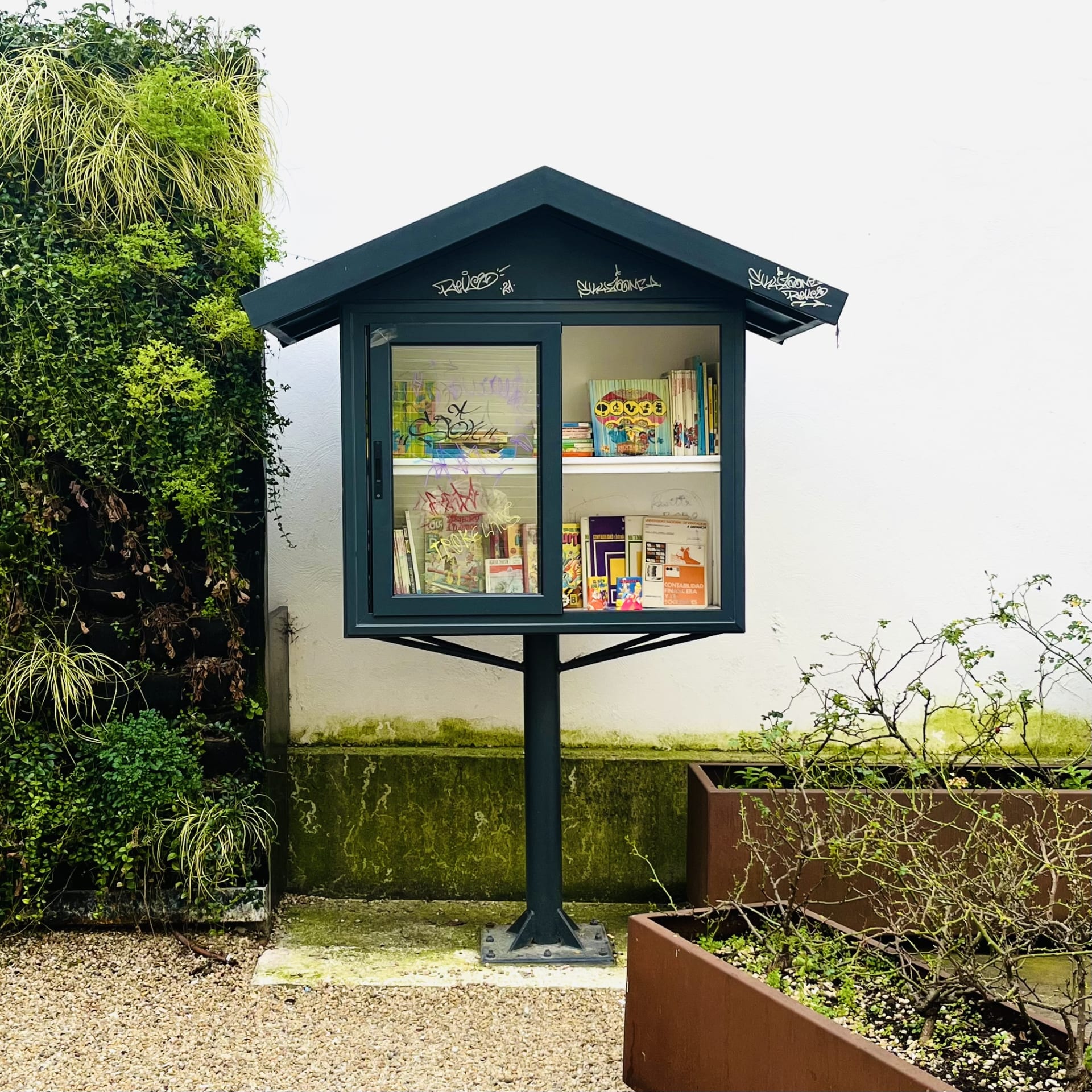 Un puesto de Libros libres Un puesto de Libros libres