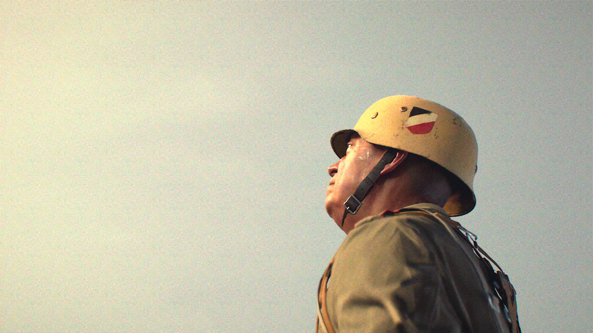 Un soldado mirando al cielo Un soldado mirando al cielo
