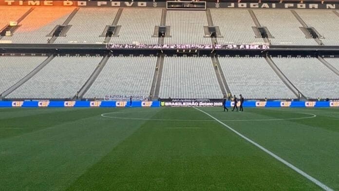 Corinthians negocia novo contrato de naming rights para a Arena Corinthians negocia novo contrato de naming rights para a Arena