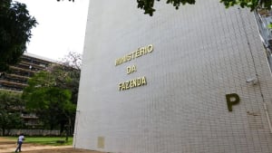 Fazenda abre consulta pública sobre exigências para fornecedores de apostas no Brasil Fazenda abre consulta pública sobre exigências para fornecedores de apostas no Brasil