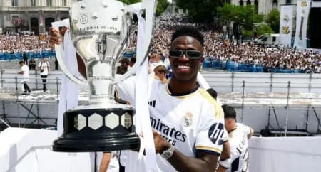 Vinícius Jr e Bellingham Lideram Apostas para Bola de Ouro 2024