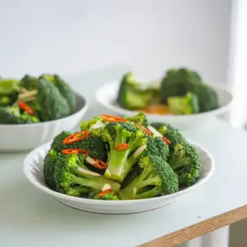 Sauteed Broccoli with Garlic and Chili