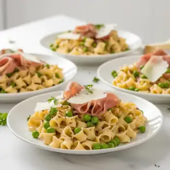 Pasta with Prosciutto, Peas, and Cream