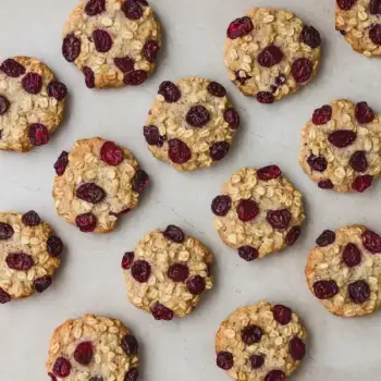 Chewy Cranberry Oatmeal Cookies
