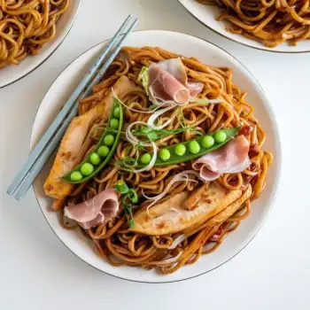 Classic Chicken Chow Mein Noodle Stir-Fry
