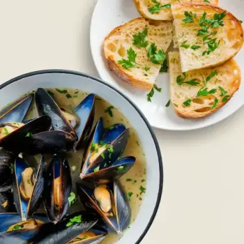 White Wine Steamed Mussels with Garlic Parsley Toasts