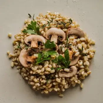Hearty Farro with Cremini Mushrooms & Aromatic Thyme