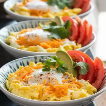 Scrambled Eggs with Roasted Green Chiles and Cheddar