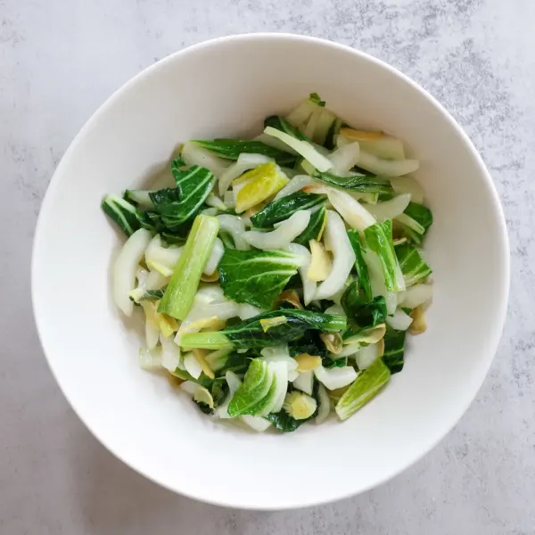 Sautéed Bok Choy with Scallions, Ginger, and Garlic