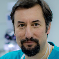 Dr. med. Simo Murovski Dr. med. Simo Murovski